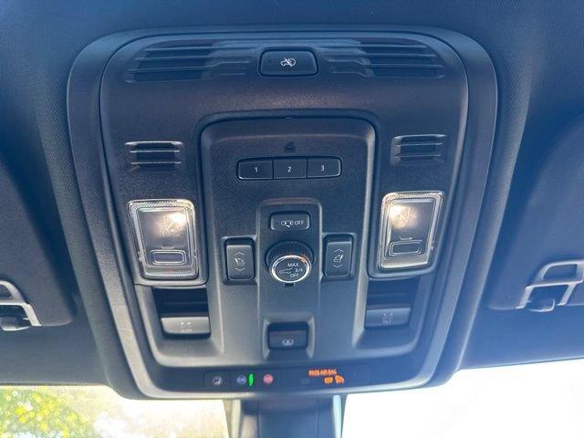 Used 2021 GMC Yukon Denali w/ Denali Ultimate Package AWD/4WD image 22