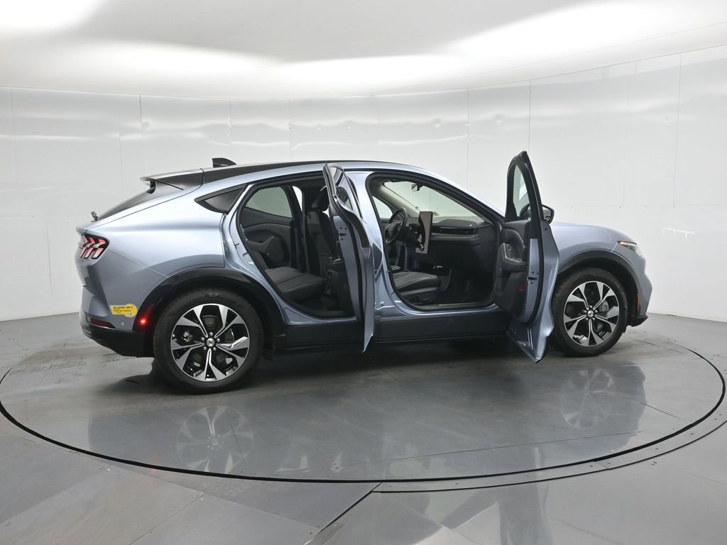 Certified 2022 Ford Mustang Mach-E Premium image 4