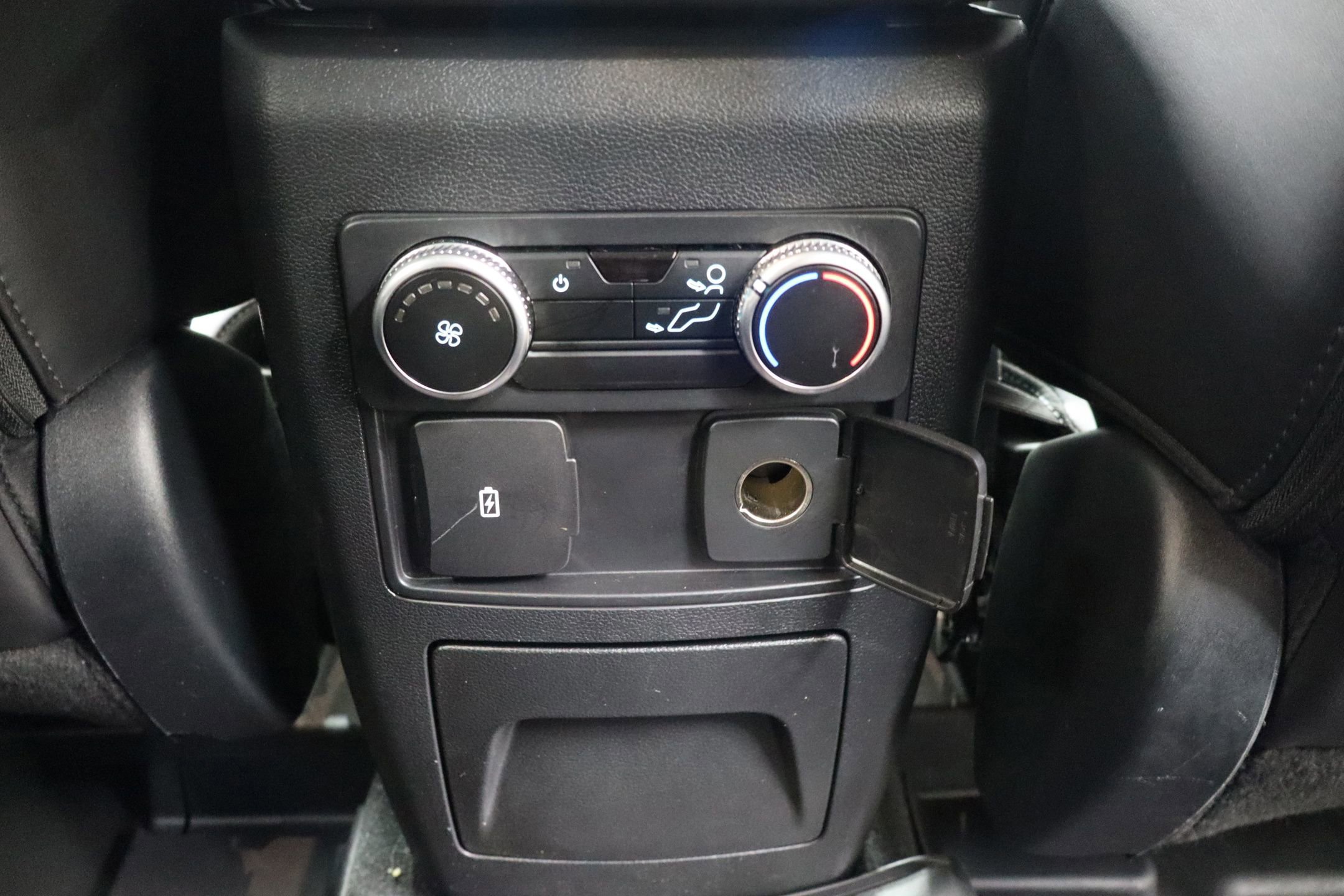 Certified 2023 Ford Explorer XLT w/ Equipment Group 202A RWD image 36