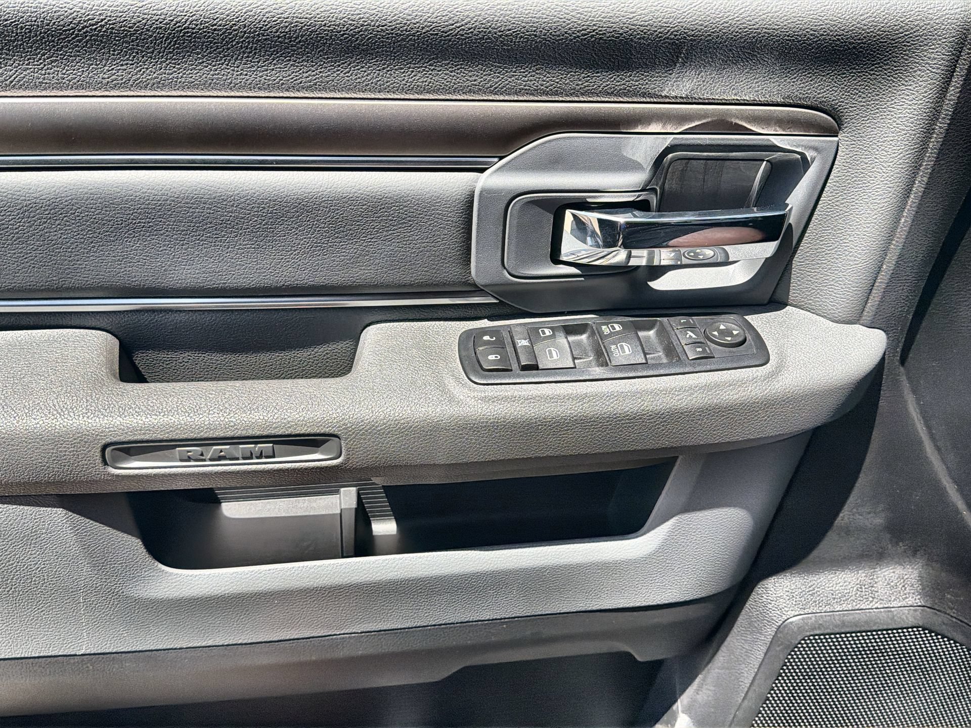 Used 2017 RAM 3500 Big Horn AWD/4WD image 13