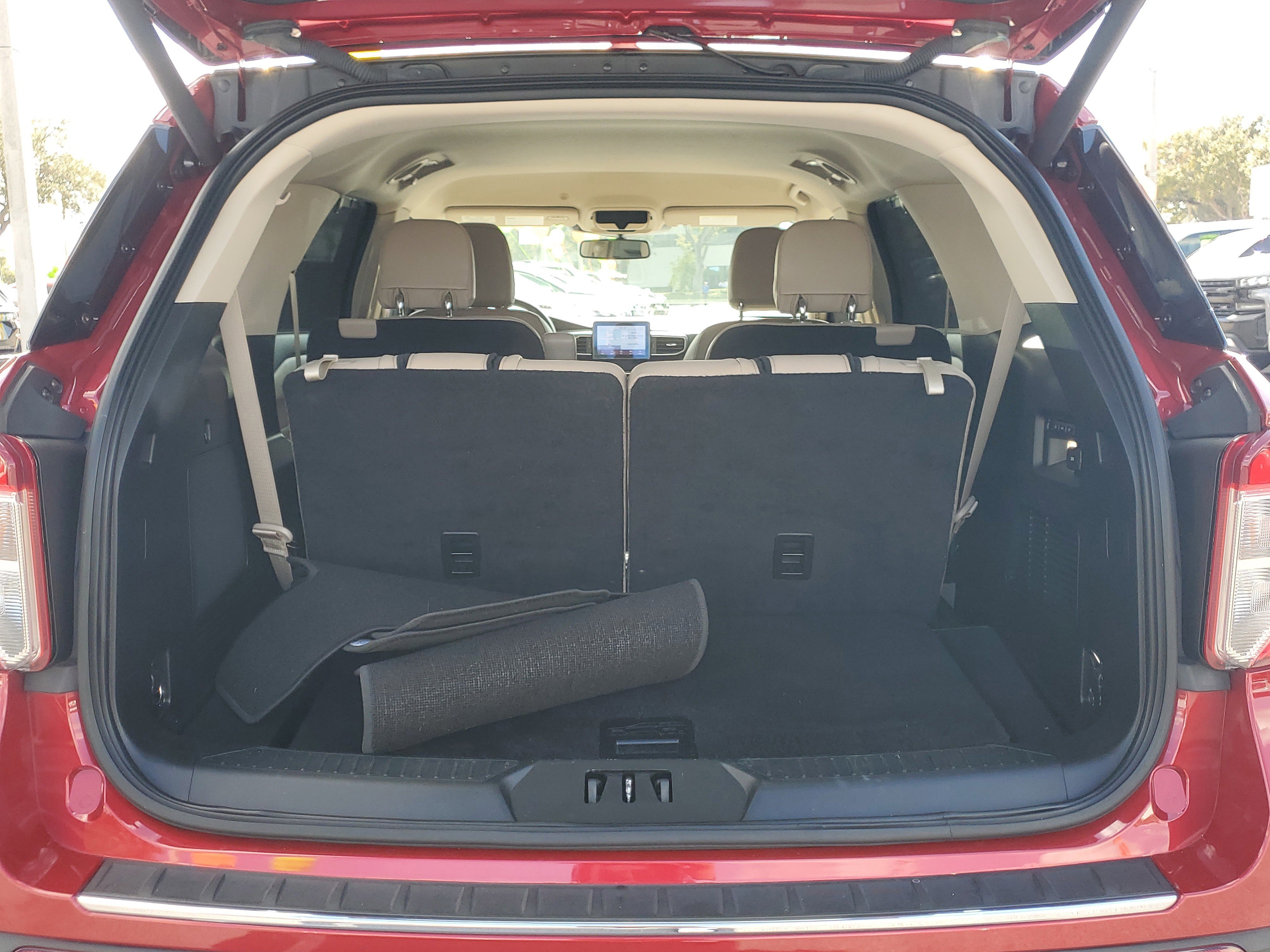 Certified 2021 Ford Explorer Limited w/ Equipment Group 301A image 11