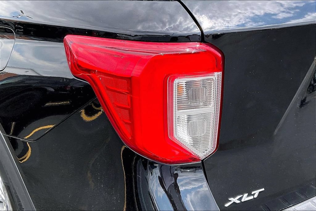 Certified 2022 Ford Explorer XLT AWD/4WD image 30