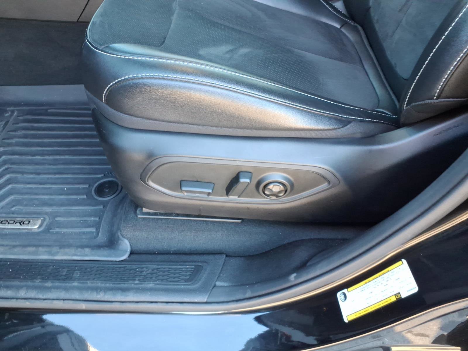 Used 2024 Jeep Grand Cherokee L Altitude image 12