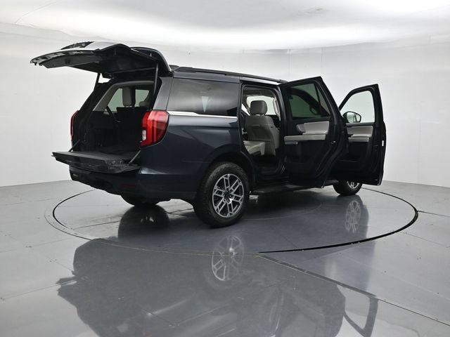 Certified 2025 Ford Expedition Active AWD/4WD image 53