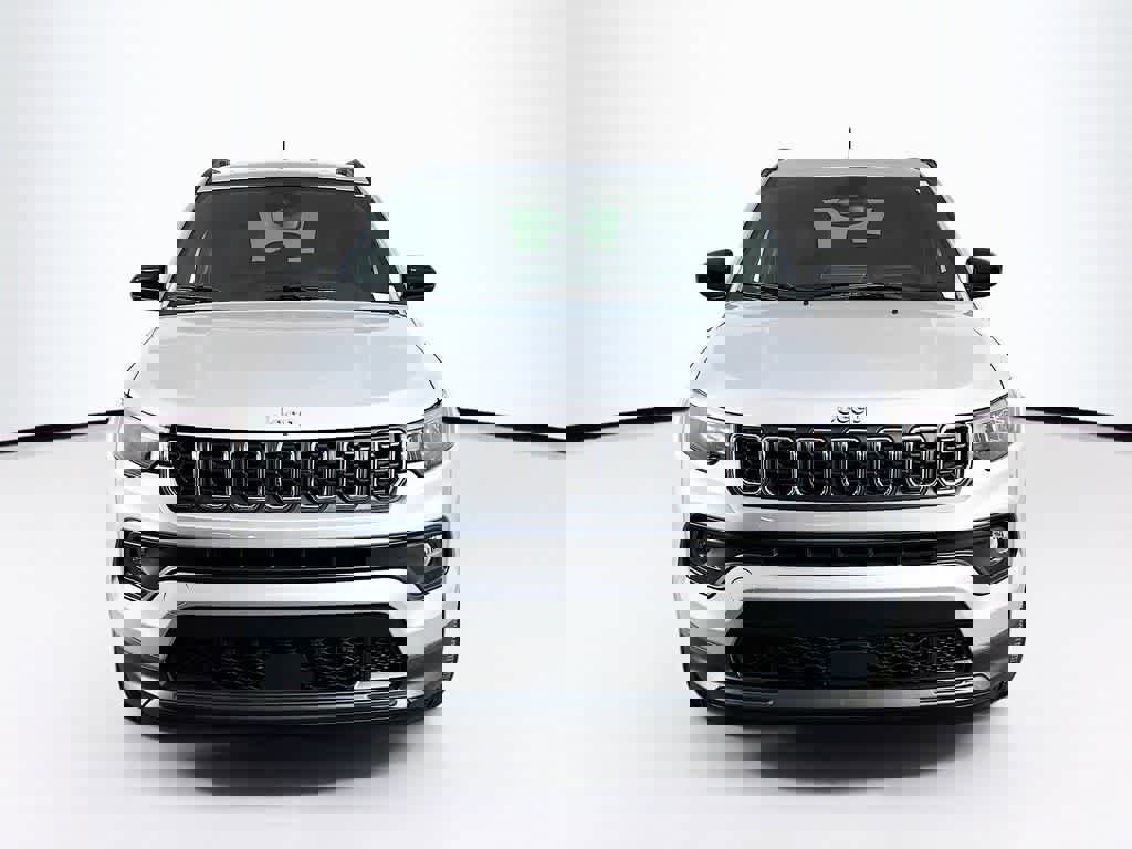 Used 2024 Jeep Compass Latitude image 6