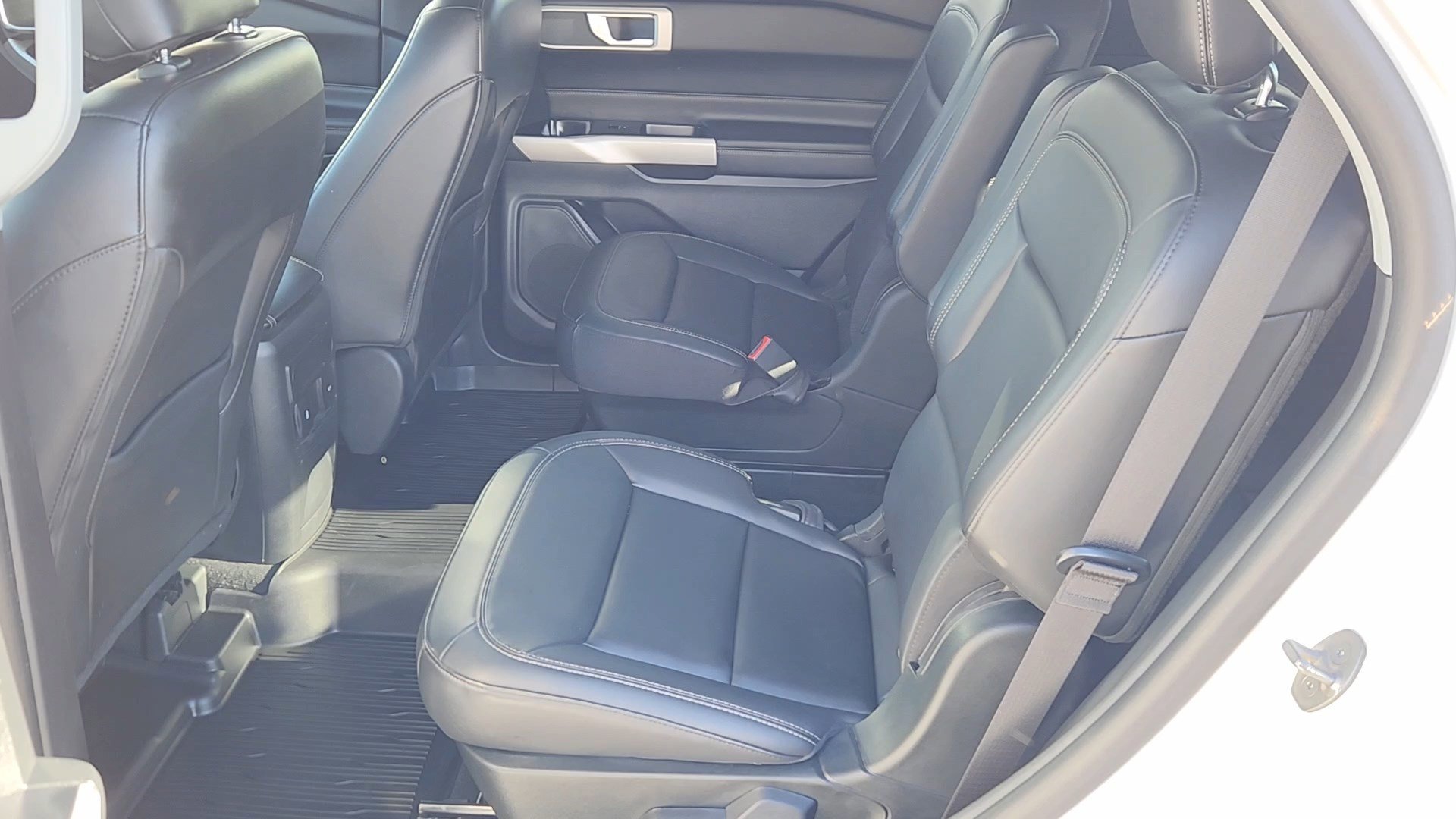 Certified 2023 Ford Explorer XLT w/ Equipment Group 202A image 14