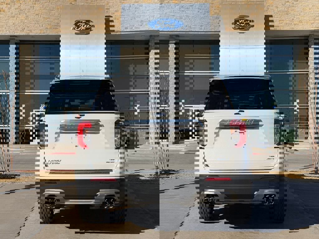 Certified 2023 Ford Explorer Platinum w/ Technology Package image 5