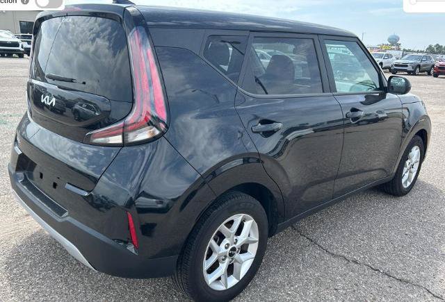 Used 2024 Kia Soul LX w/ Option Group 015 FWD image 3