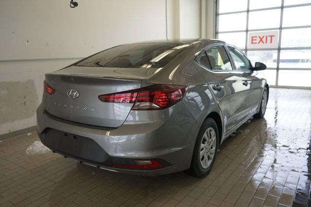 Used 2020 Hyundai Elantra SE w/ Cargo Package (C1) image 14
