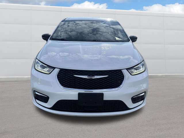 Used 2024 Chrysler Pacifica Touring-L image 13