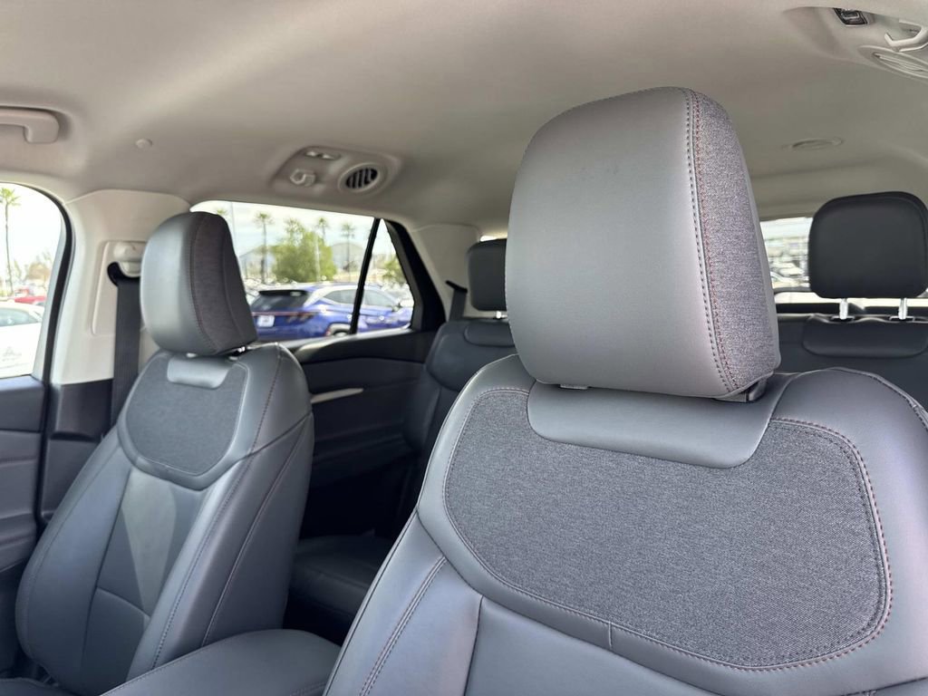 Certified 2025 Ford Explorer Active w/ Active Comfort Package image 22