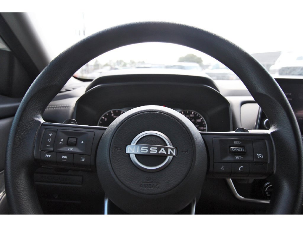 Used 2024 Nissan Rogue S FWD image 16