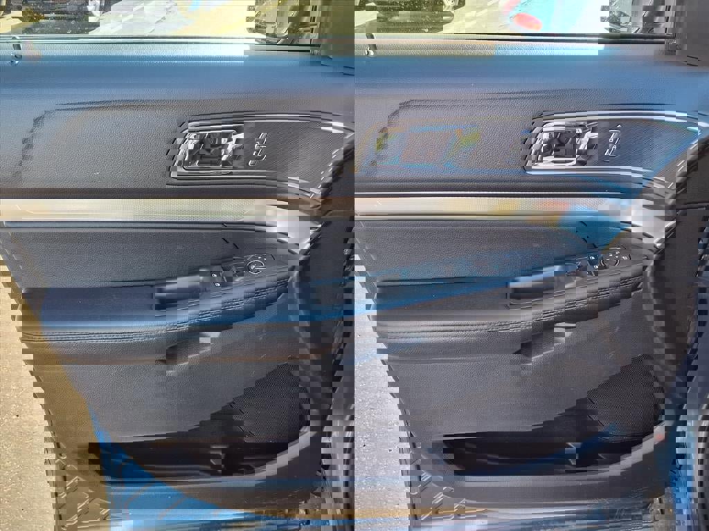 Certified 2018 Ford Explorer XLT w/ Equipment Group 202A image 13