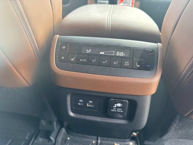 Used 2025 Nissan Pathfinder Platinum FWD image 35