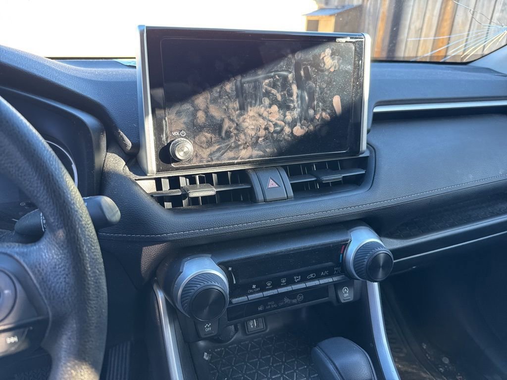 Used 2023 Toyota RAV4 LE image 12