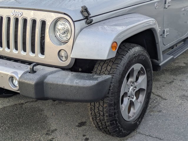 Used 2017 Jeep Wrangler Unlimited Sahara w/ Connectivity Group image 10