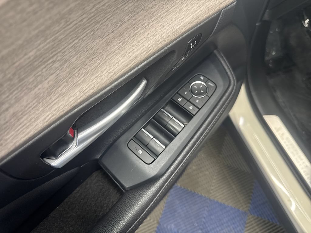 Used 2024 Toyota Grand Highlander AWD image 12
