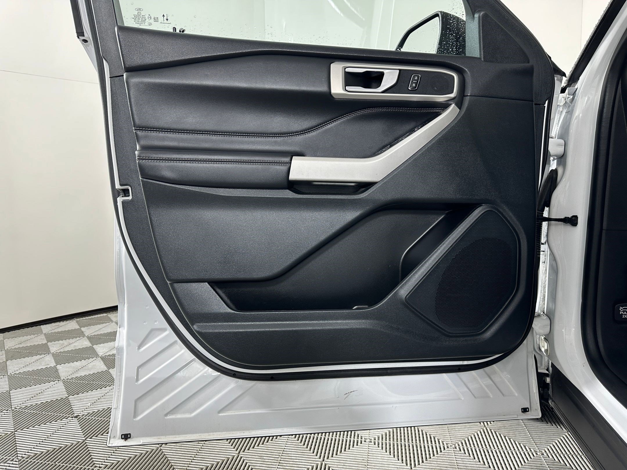 Certified 2024 Ford Explorer XLT w/ Equipment Group 202A image 23