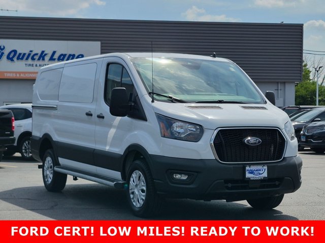 Certified 2025 Ford Transit 250 Low Roof w/ Exterior Upgrade Package RWD image 3