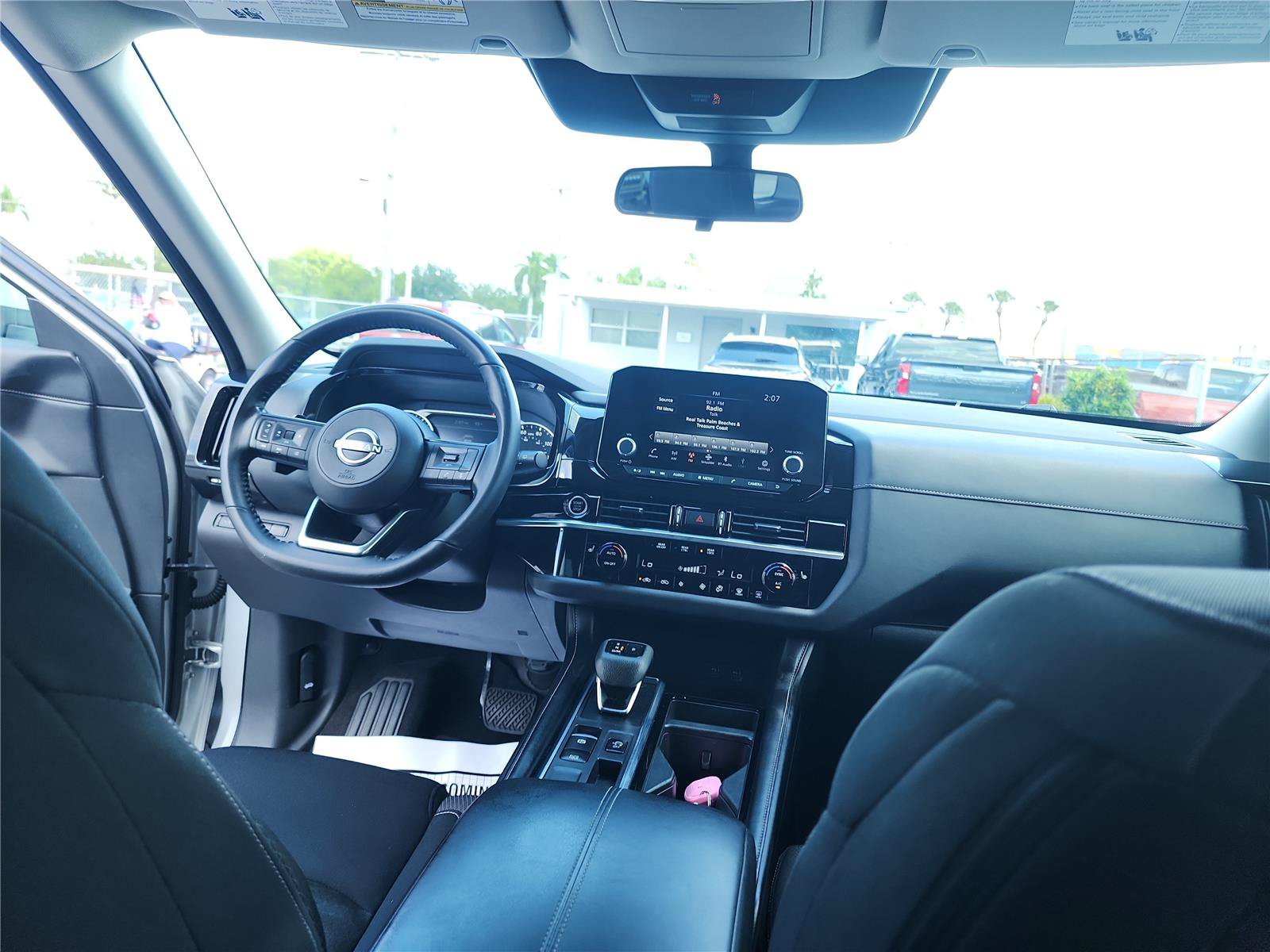 Used 2024 Nissan Pathfinder SV FWD image 27