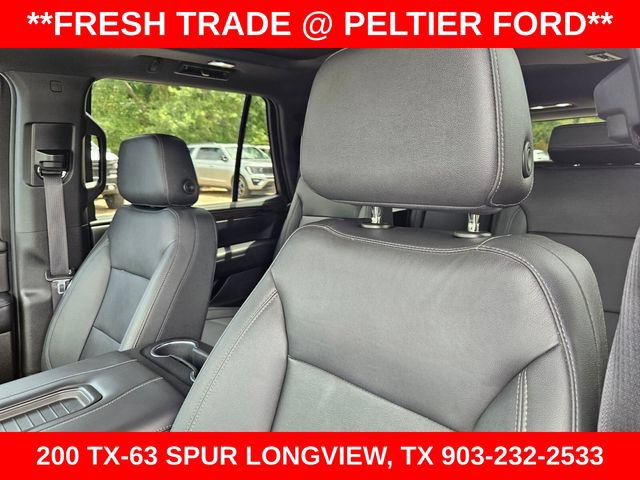 Used 2022 Chevrolet Tahoe Z71 w/ Luxury Package AWD/4WD image 16
