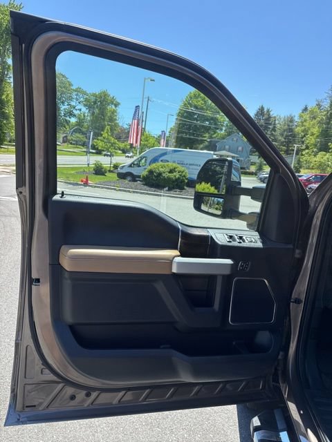 Certified 2022 Ford F350 Lariat w/ Chrome Package AWD/4WD image 14