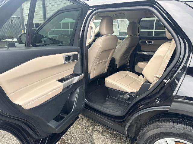 Certified 2024 Ford Explorer XLT w/ Equipment Group 202A image 7