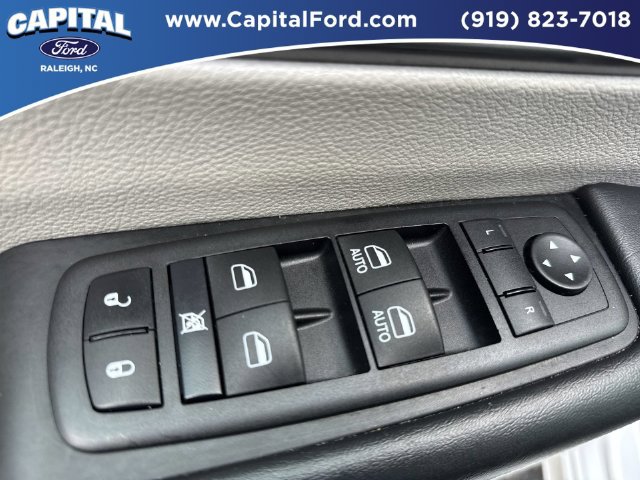 Used 2025 Chrysler Pacifica Select FWD image 20