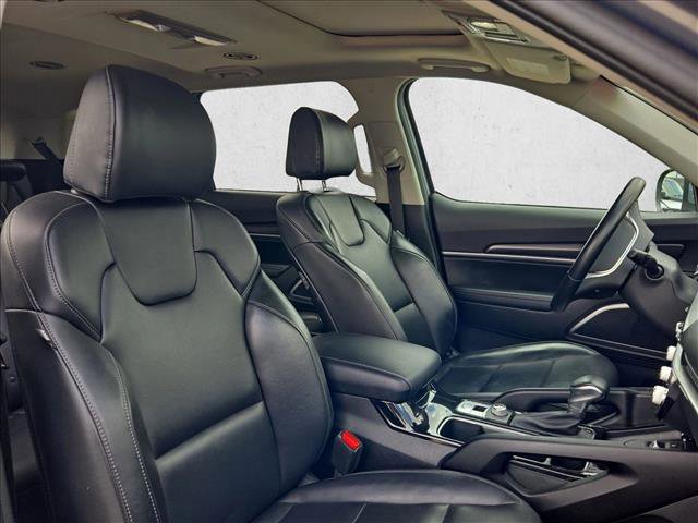 Used 2025 Kia Telluride S FWD image 19