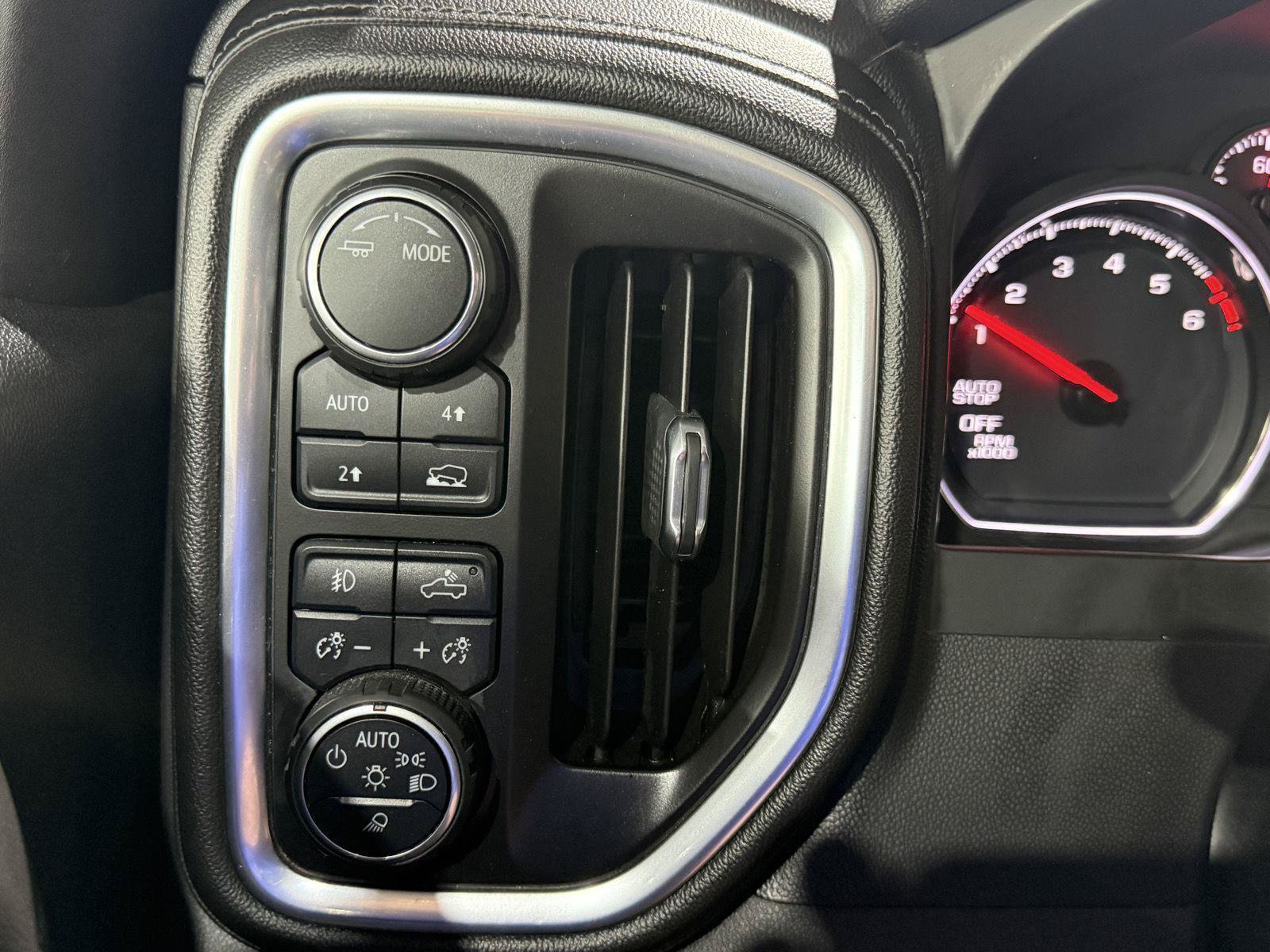 Used 2020 Chevrolet Silverado 1500 LTZ w/ LTZ Plus Package AWD/4WD image 14