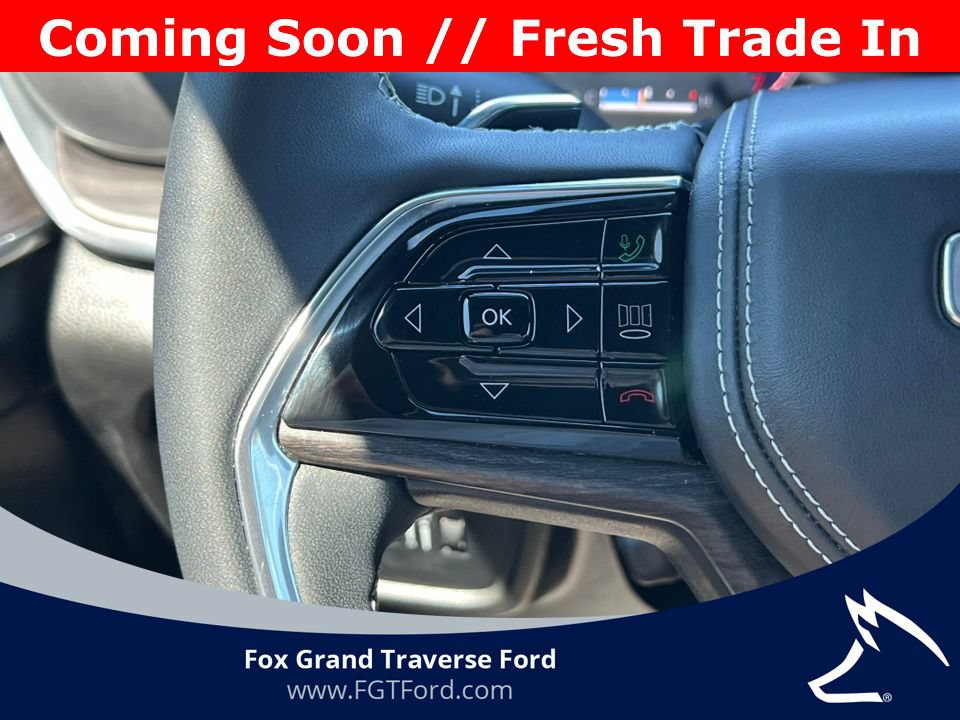 Used 2023 Jeep Grand Cherokee Overland w/ Luxury Tech Group IV AWD/4WD image 19