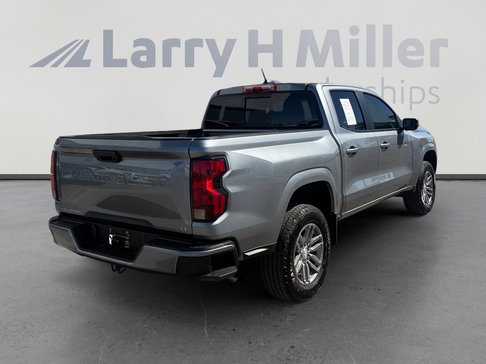 Used 2024 Chevrolet Colorado LT w/ LT Convenience Package image 5
