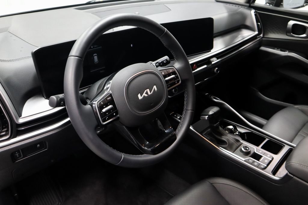 Used 2025 Kia Sorento S image 27