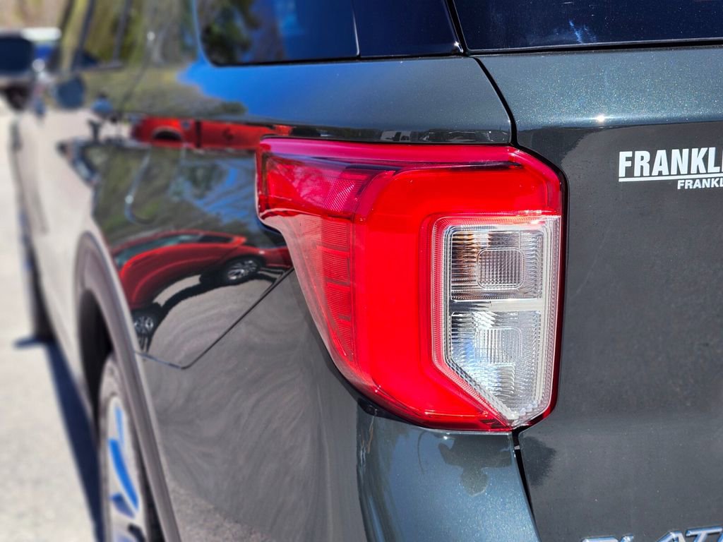 Certified 2022 Ford Explorer Platinum w/ Equipment Group 601A AWD/4WD image 9
