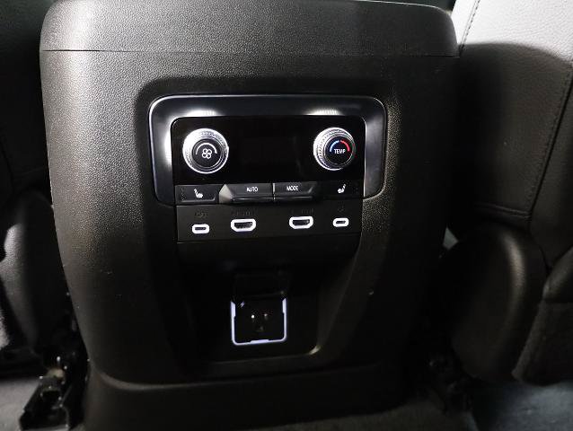 Used 2024 GMC Yukon XL Denali AWD/4WD image 23