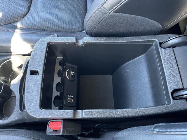 Used 2019 Jeep Cherokee Trailhawk AWD/4WD image 32