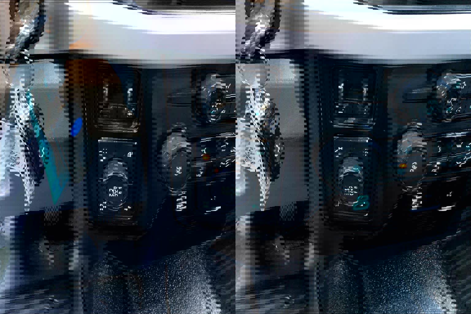 Certified 2024 Ford F250 XL w/ FX4 Off-Road Package image 29