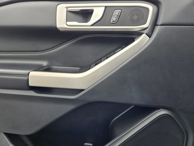 Certified 2022 Ford Explorer XLT w/ Equipment Group 202A image 20