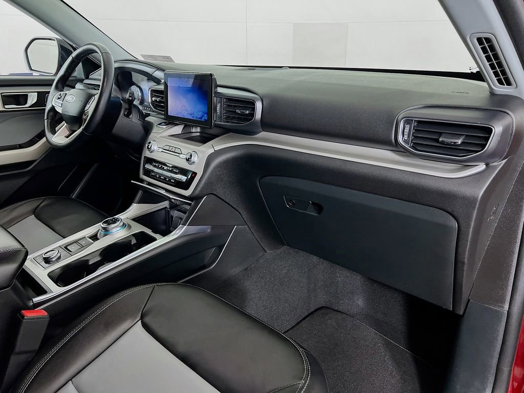 Certified 2023 Ford Explorer XLT w/ Equipment Group 202A image 34