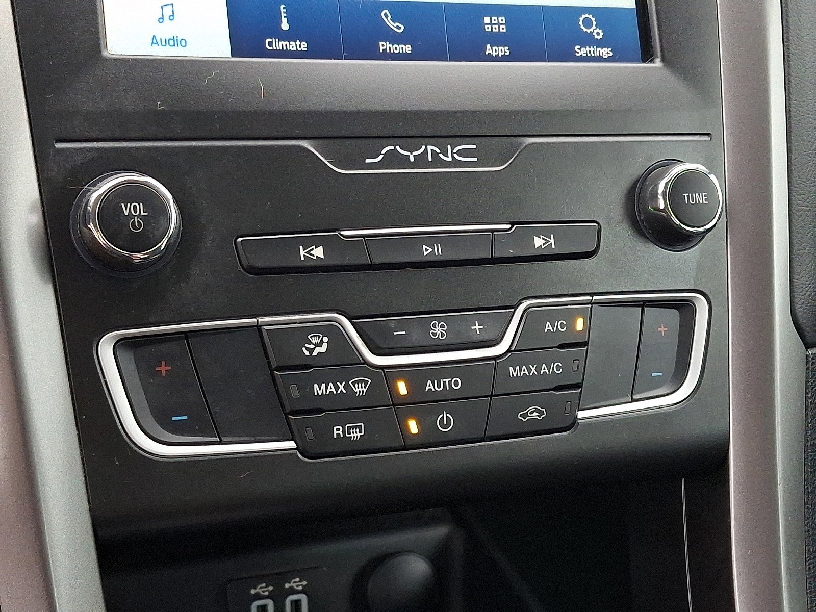 Certified 2020 Ford Fusion SE image 14