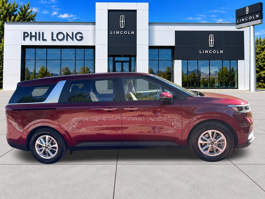 Used 2024 Kia Carnival LX FWD image 8