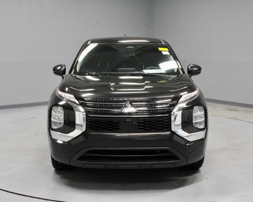 Used 2022 Mitsubishi Outlander ES AWD/4WD image 5