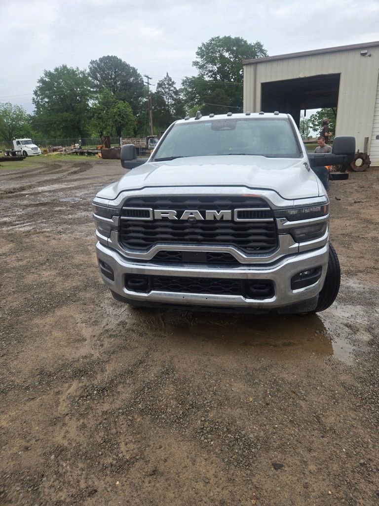 Used 2025 RAM 2500 Tradesman w/ Chrome Appearance Group AWD/4WD image 9