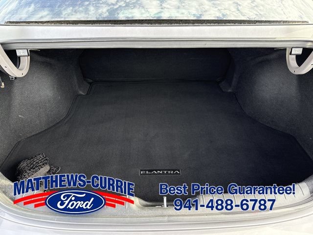 Used 2021 Hyundai Elantra SE w/ Cargo Package FWD image 13