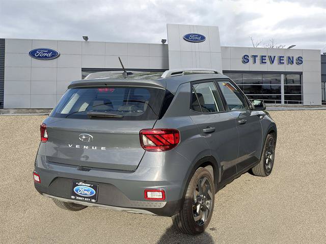Used 2026 Hyundai Venue SEL FWD image 6
