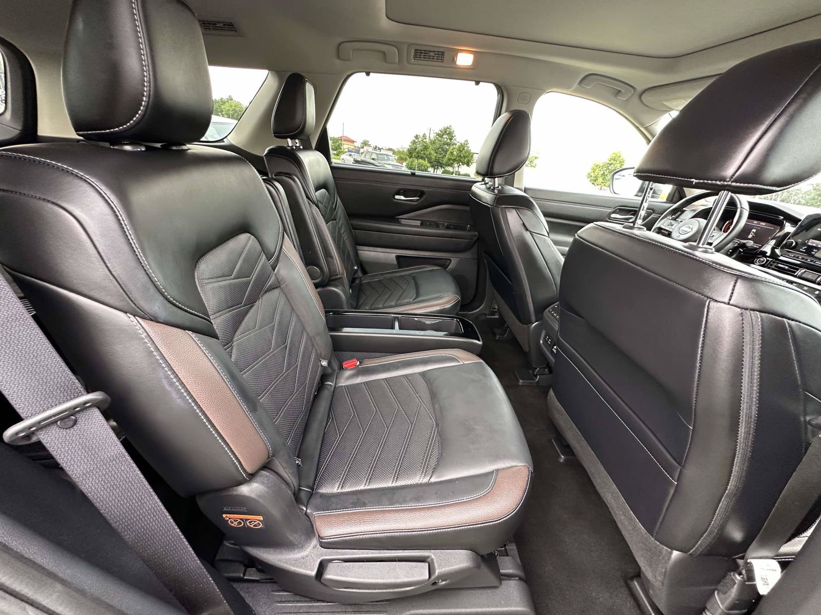 Used 2023 Nissan Pathfinder Platinum AWD/4WD image 31