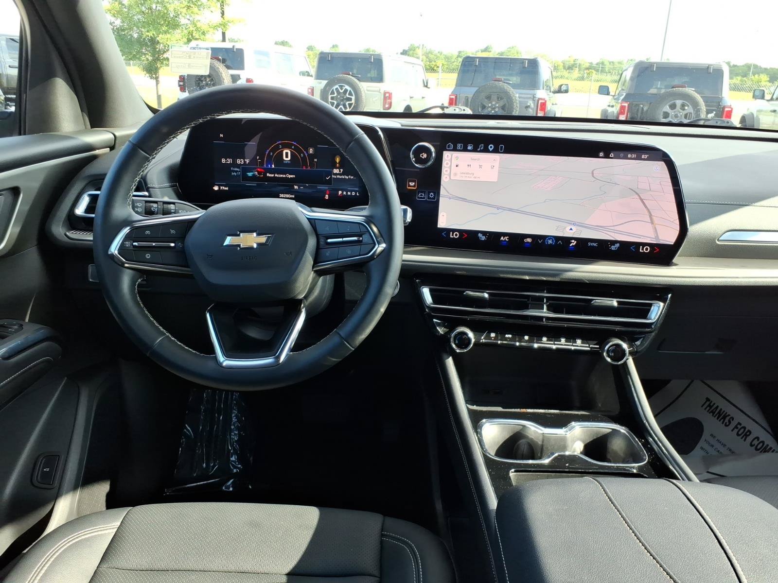 Used 2026 Chevrolet Traverse LT FWD image 16