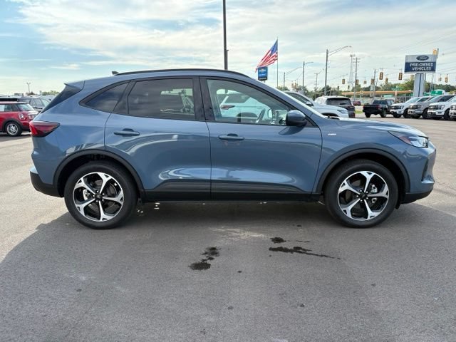 Certified 2025 Ford Escape ST-Line Select w/ Tech Pack #1 AWD/4WD image 9