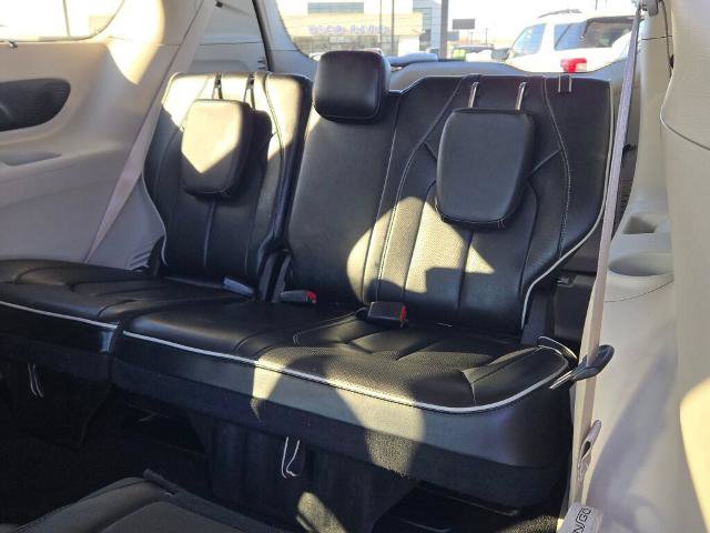 Used 2024 Chrysler Pacifica Limited FWD image 20