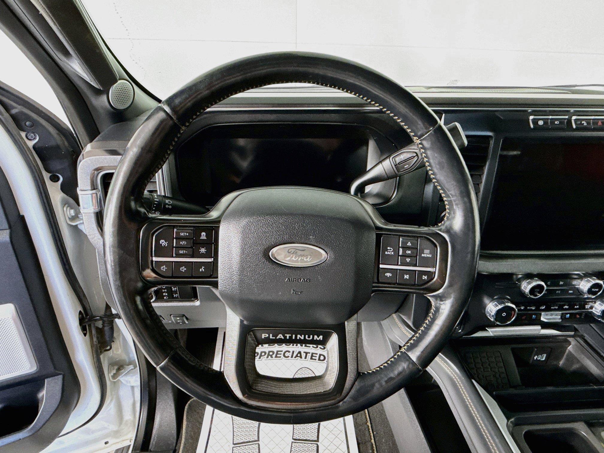Certified 2024 Ford F250 Platinum AWD/4WD image 11